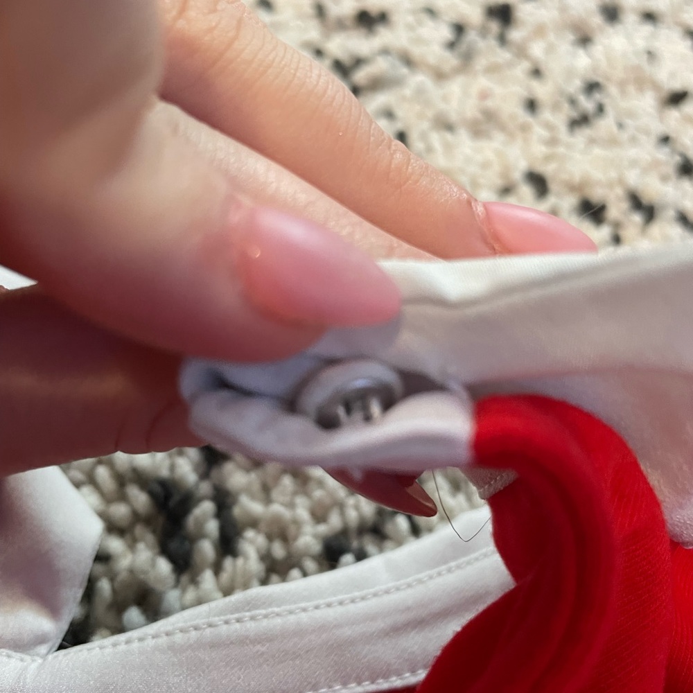 Red collared blouse - Picture 5 of 7